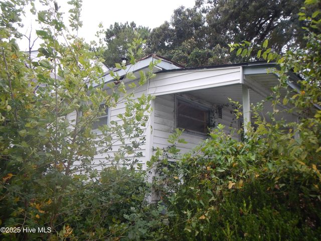 1300 Brices Creek Road, New Bern, NC 28562