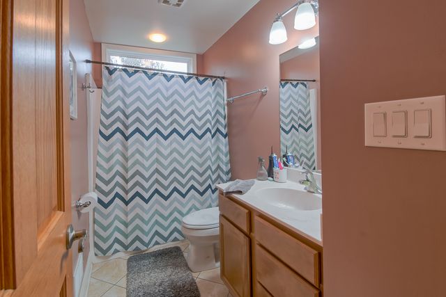 1605 S Regan Road, New Lenox, IL 60451