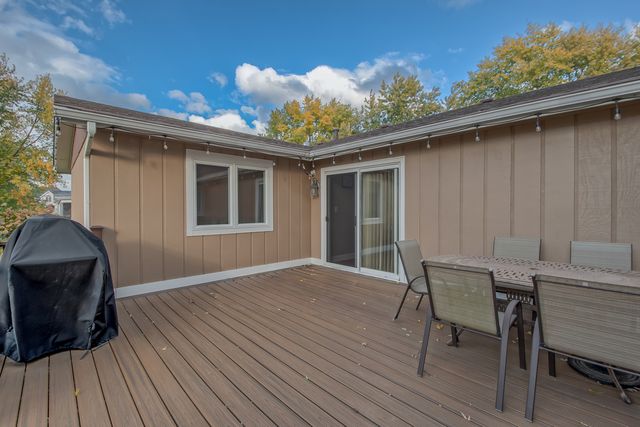 1605 S Regan Road, New Lenox, IL 60451