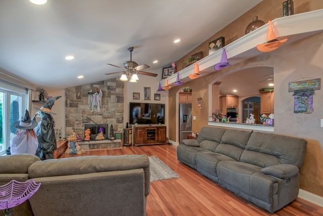 1605 S Regan Road, New Lenox, IL 60451