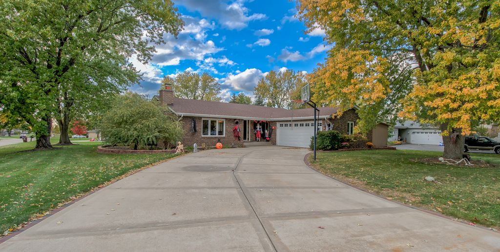 1605 S Regan Road, New Lenox, IL 60451
