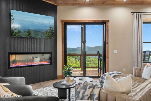 2029 Starr Crest Drive, Sevierville, TN 37876