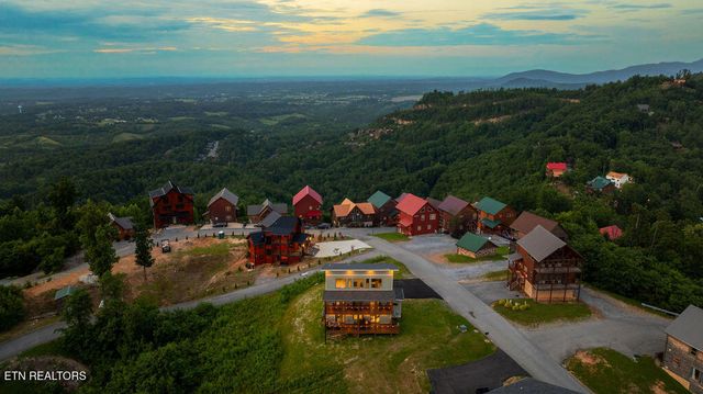 2029 Starr Crest Drive, Sevierville, TN 37876