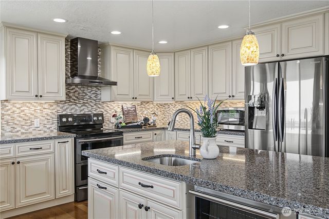 10010 76th Street SW, Lakewood, WA 98498