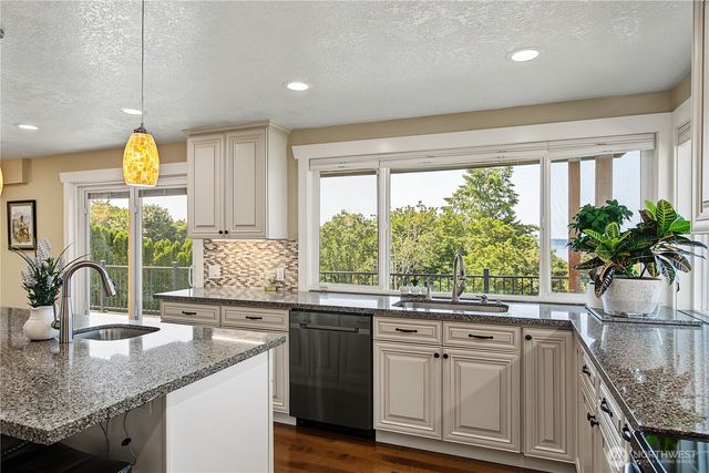 10010 76th Street SW, Lakewood, WA 98498