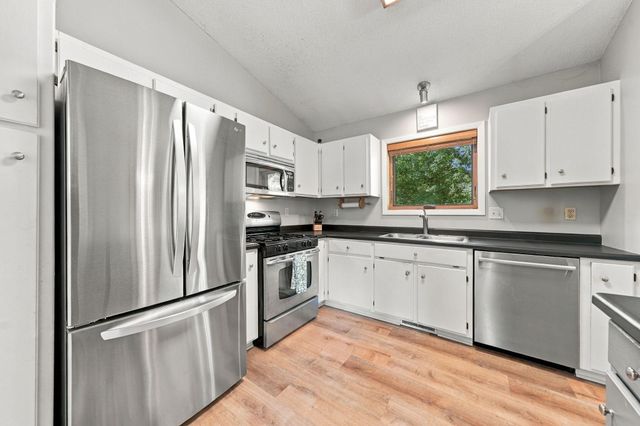 1568 27th Avenue NW, New Brighton, MN 55112