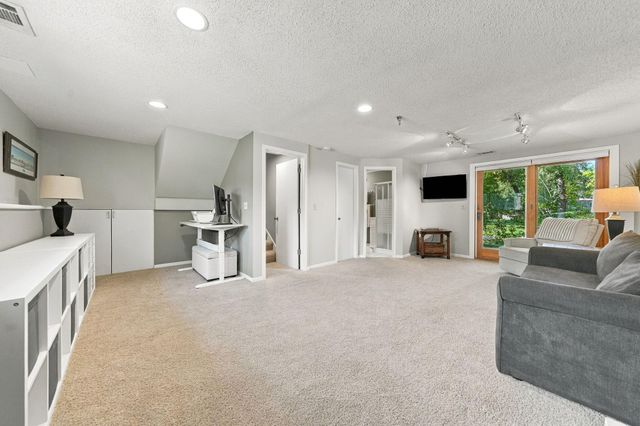 1568 27th Avenue NW, New Brighton, MN 55112