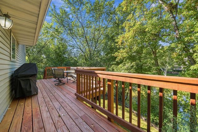 1568 27th Avenue NW, New Brighton, MN 55112