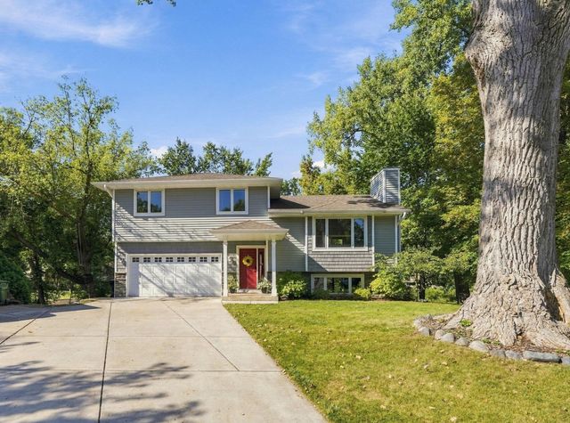 1568 27th Avenue NW, New Brighton, MN 55112