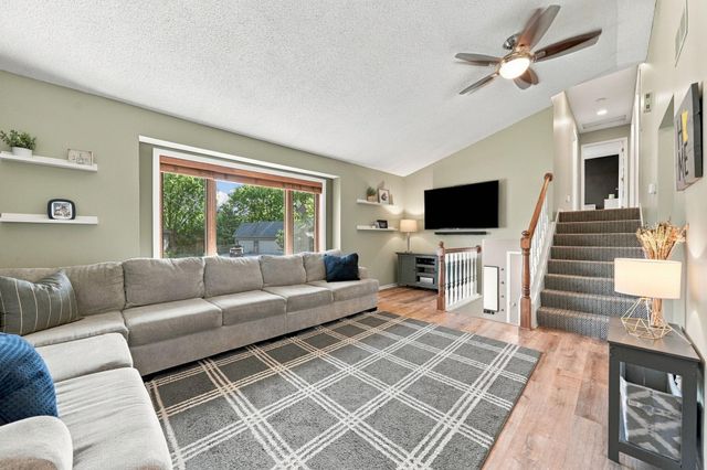 1568 27th Avenue NW, New Brighton, MN 55112