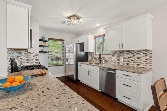 9306 Curlew DR, Austin, TX 78748