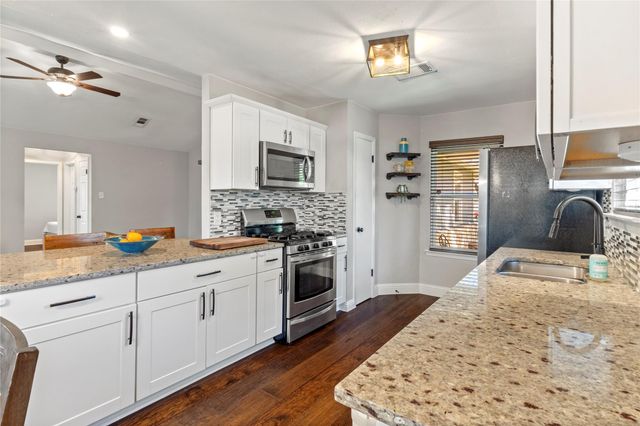 9306 Curlew DR, Austin, TX 78748