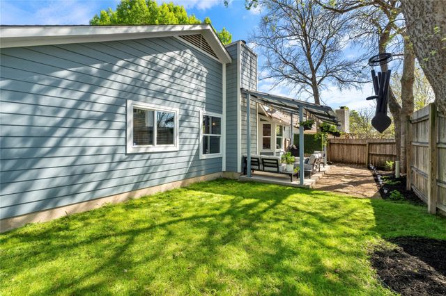 9306 Curlew DR, Austin, TX 78748