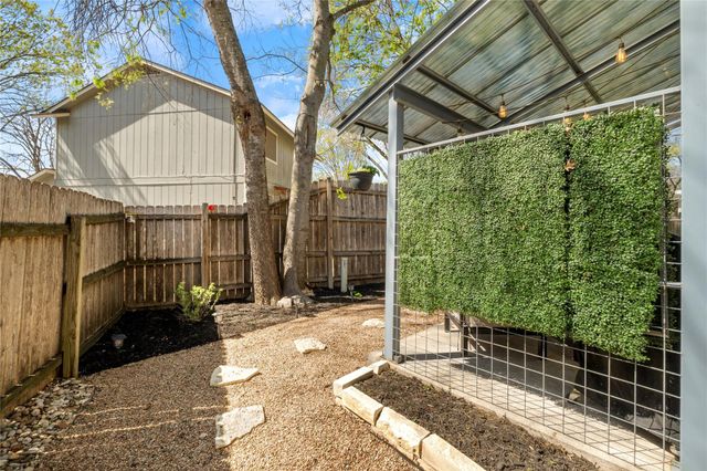 9306 Curlew DR, Austin, TX 78748