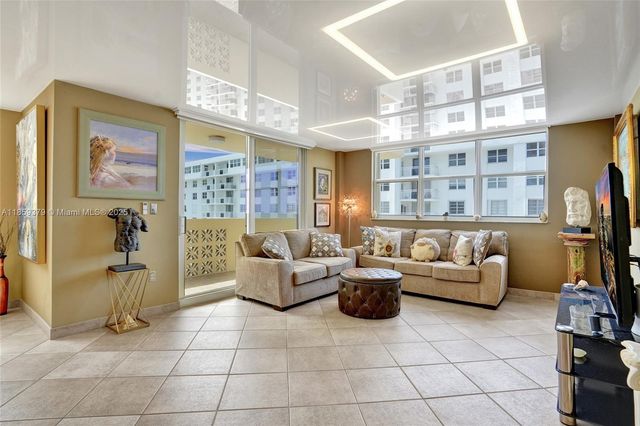 1833 S Ocean Dr 1402, Hallandale Beach, FL 33009