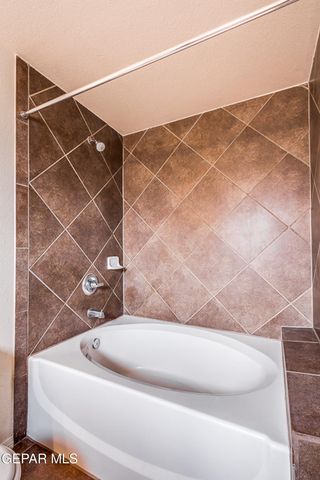 14283 DESERT POINT Drive, El Paso, TX 79928