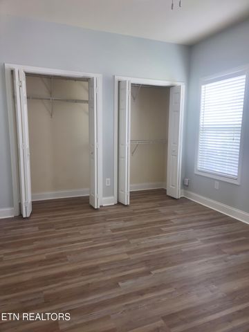 127 Hatleyberry St, Oak Ridge, TN 37830