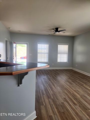 127 Hatleyberry St, Oak Ridge, TN 37830