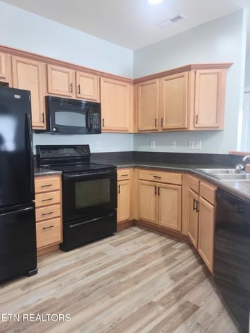 127 Hatleyberry St, Oak Ridge, TN 37830