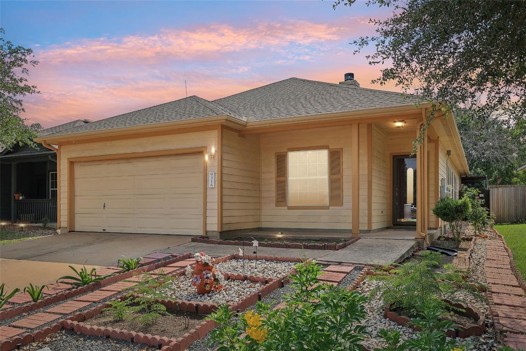 9316 Brents Elm DR, Austin, TX 78744