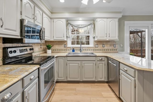 22 Kevin Dr, Mount Olive Twp., NJ 07836