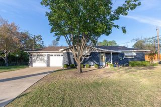 1164 Valley View Drive, Hurst, TX 76053