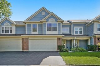 121 Crescent Lane 121, Schaumburg, IL 60193