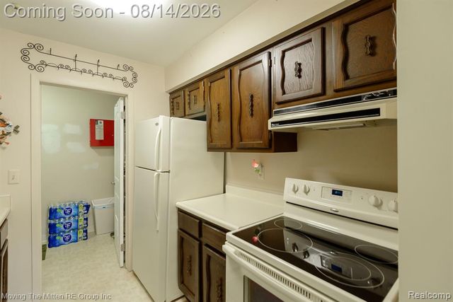 37587 Barkridge Circle, Westland, MI 48185