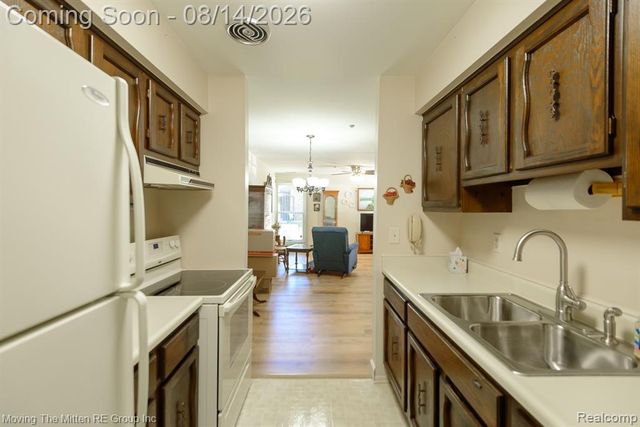 37587 Barkridge Circle, Westland, MI 48185