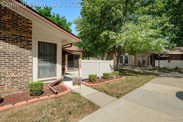 37587 Barkridge Circle, Westland, MI 48185