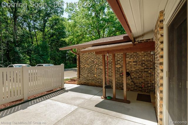 37587 Barkridge Circle, Westland, MI 48185