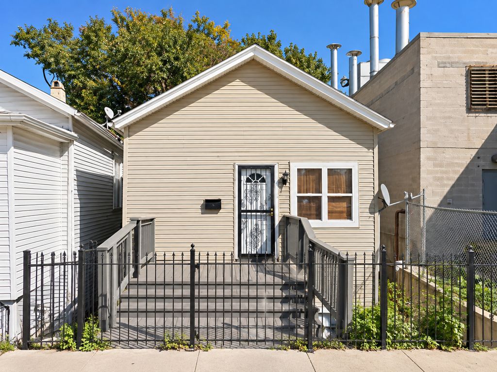2317 S Winchester Avenue, Chicago, IL 60608 — exterior