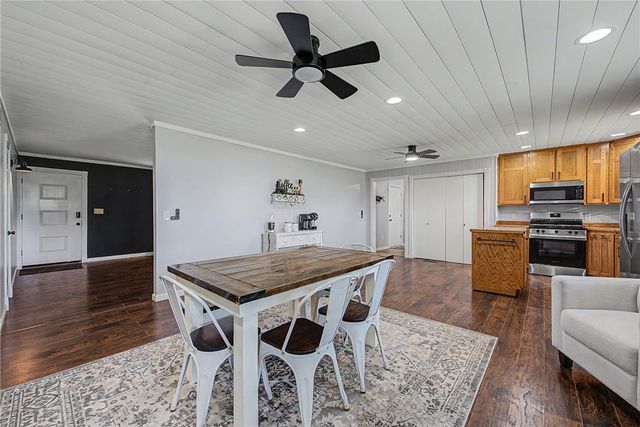 1606 W Green Acres Drive, Rogers, AR 72758