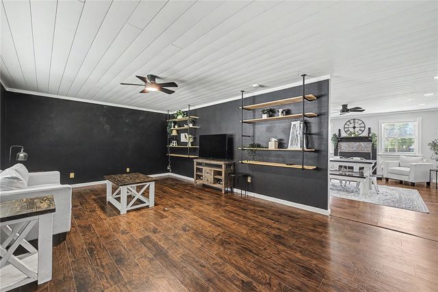 1606 W Green Acres Drive, Rogers, AR 72758