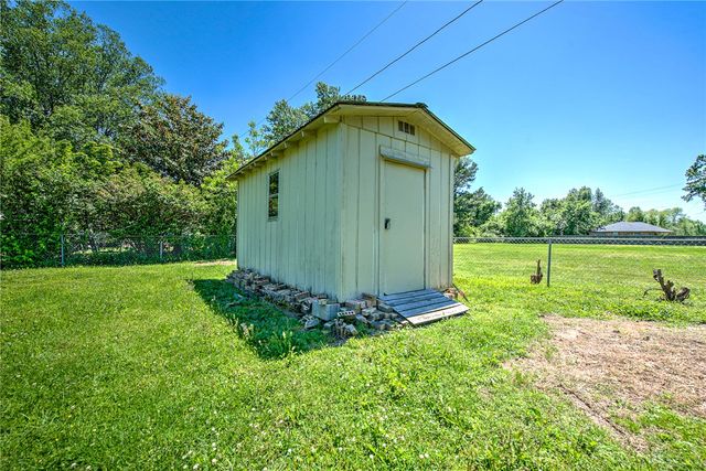 1606 W Green Acres Drive, Rogers, AR 72758