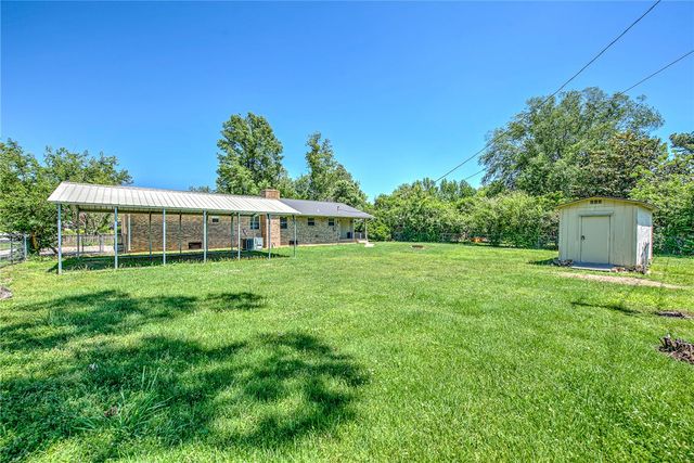1606 W Green Acres Drive, Rogers, AR 72758