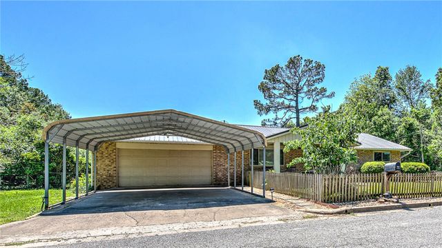 1606 W Green Acres Drive, Rogers, AR 72758