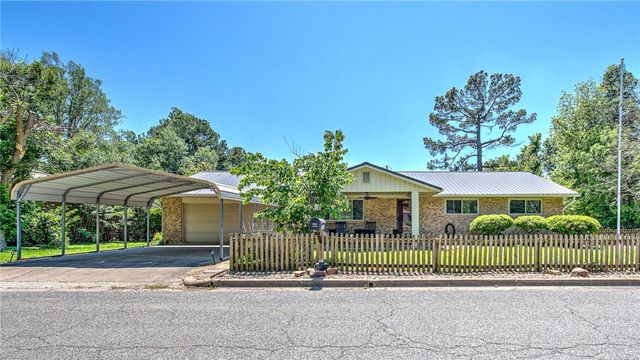 1606 W Green Acres Drive, Rogers, AR 72758