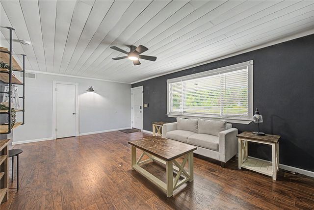 1606 W Green Acres Drive, Rogers, AR 72758