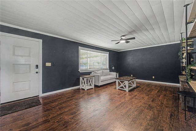 1606 W Green Acres Drive, Rogers, AR 72758