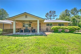 1606 W Green Acres Drive, Rogers, AR 72758