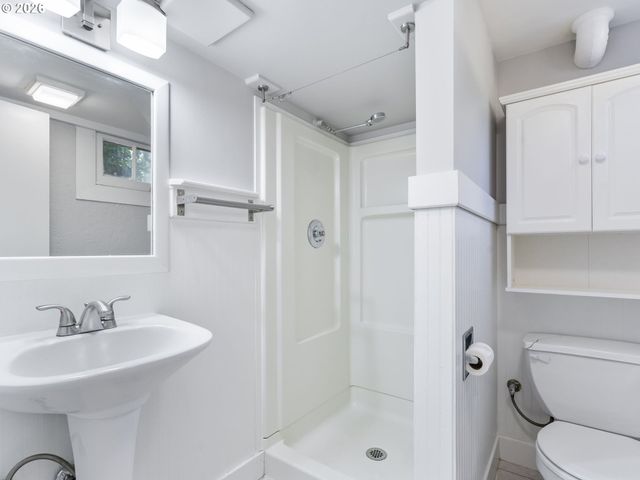 2701 Ne 105TH Ave, Portland, OR 97220