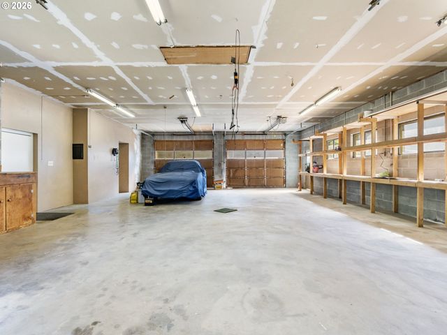 2701 Ne 105TH Ave, Portland, OR 97220