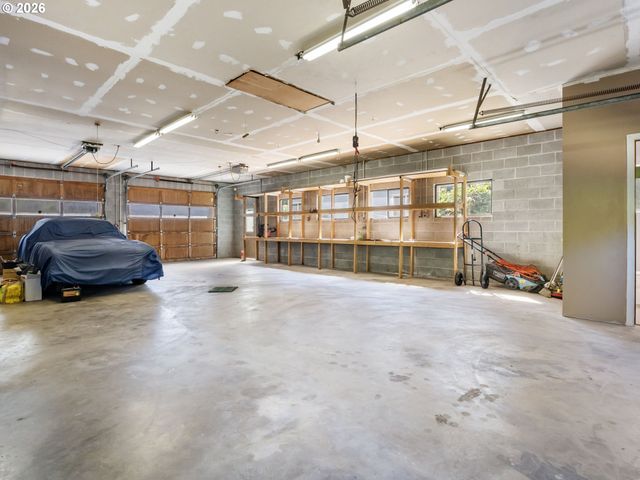 2701 Ne 105TH Ave, Portland, OR 97220