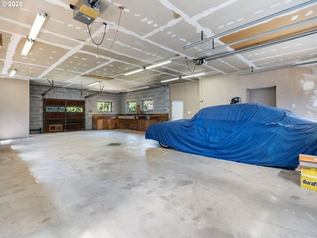 2701 Ne 105TH Ave, Portland, OR 97220