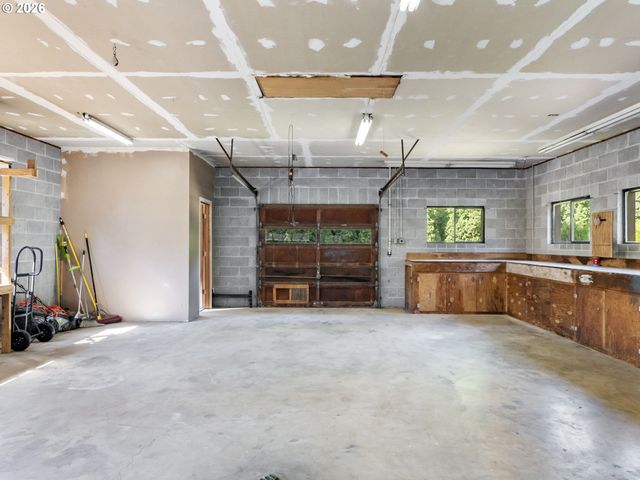 2701 Ne 105TH Ave, Portland, OR 97220