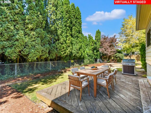 2701 Ne 105TH Ave, Portland, OR 97220