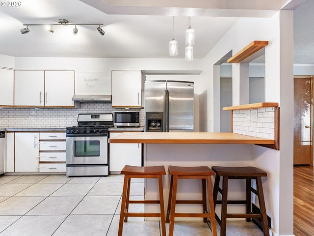 2701 Ne 105TH Ave, Portland, OR 97220