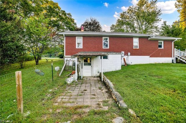 117 Andrews Ridge Road, Sparta, NC 28675