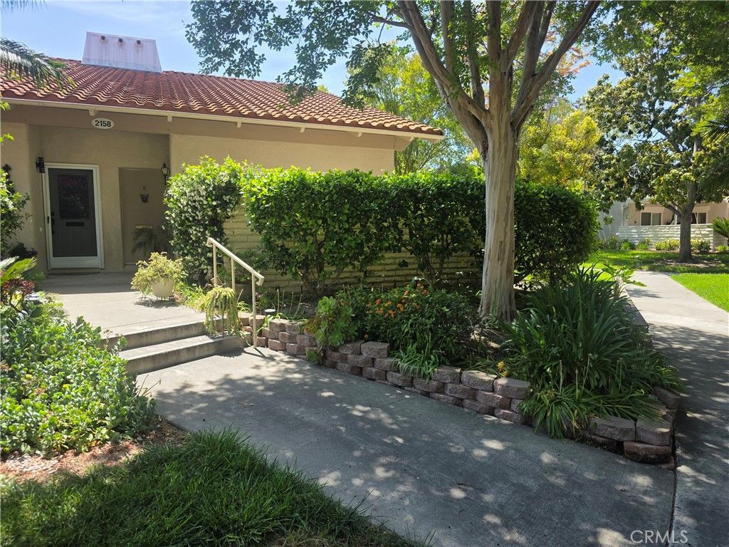 2158 Via Mariposa E B, Laguna Woods, CA 92637 — exterior